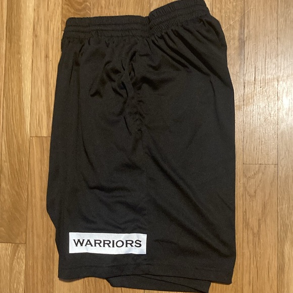 NBA shorts, reflective logos & never been used - Picture 4 of 4